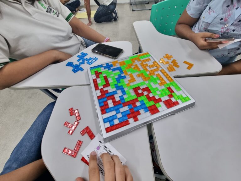 DIVAS - DesenvolvImento de ações socioeducativas para inclusão, desmistificação e empoderamento da mulher em tecnologias da informação e comunicação (1) (1)