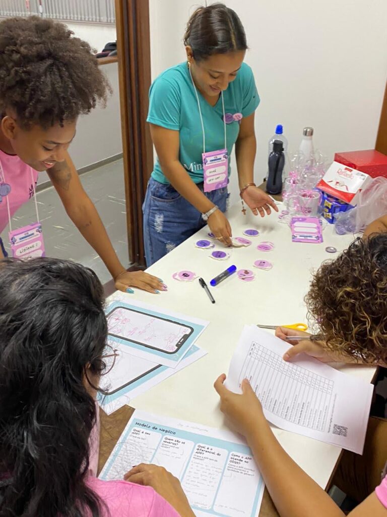 Min@sTech - Despertando o Interesse de Meninas de Viçosa para a Área de Computação (5)